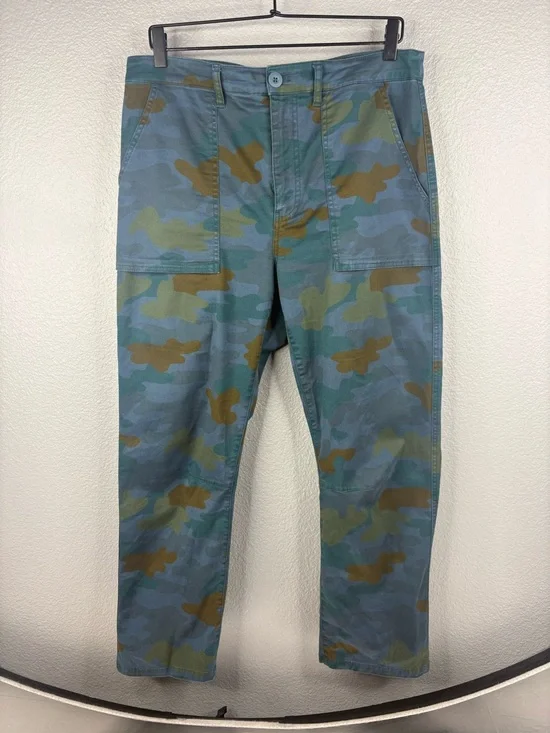 Women’s Camo Ankle Pants - Picture 1 of 9